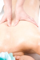 エステをうける女性イメージ